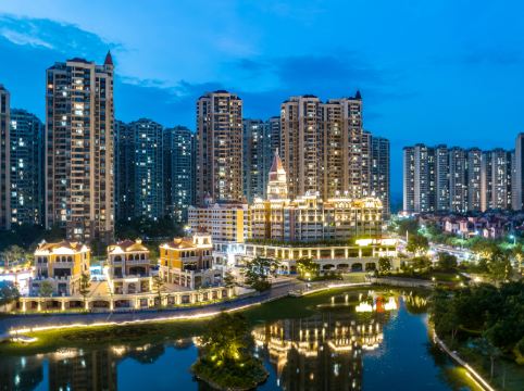 花漾年華酒店（嘉和城鷺湖店）