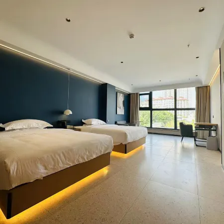 Hemuyueju Hotel (Weichang Mulan New World)