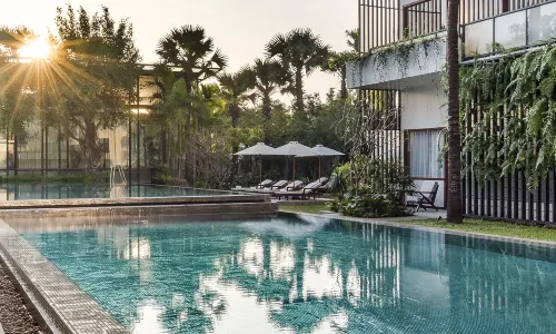 Shintana Saya La Maison