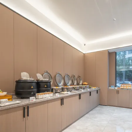 Borrman Hotel (Fuyang Funan Central Park)