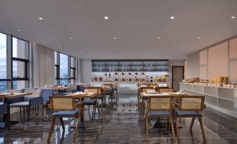 M.PLUS Designer Hotel(Du Jiang Yan Darong City Branch)