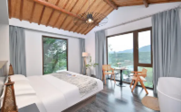 南京嶽羣青·泰式風情温泉リゾート民宿