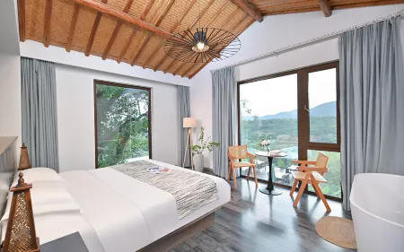 Nanjing Yuequnqing·Thai style Tangquan Holiday Homestay