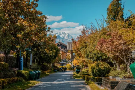 Lijiang Jinlin Howard Johnson Hotel (Shuhe Ancient Town Shop)