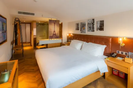 James Joyce Coffetel (Qingdao Pijiu Street, Zhongshan Park) Отели рядом с достопримечательностью «Qingdao TV Tower-High Altitude Experience Hal»