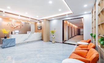 Yaji Hotel (Urat Qianqi Railway Station Tianyi Commercial Building)