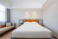 Echarm Hotel (Taiyuan Changfeng Street Subway Station)