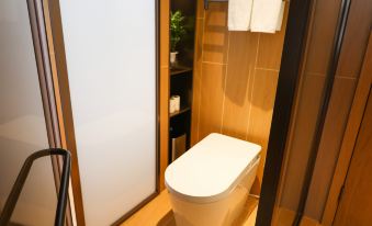 Interstate Honghu Hotel