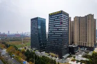 Vienna International Hotel (5.0 Version, MixC Nantong Railway Station) Hotel dekat Nantong Railway Station