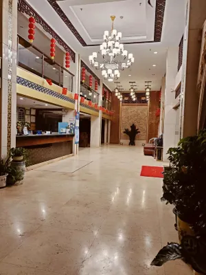 蕉嶺金梅大飯店 憲梓大橋-道路附近的飯店