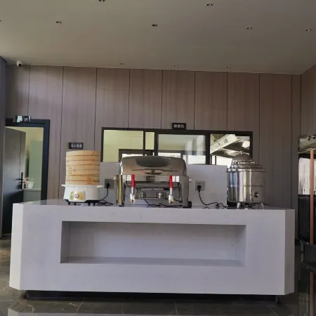 Yufeng Huichong Hotel (Jinshan Ancient Town)