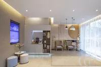 Home Inn (Donghai Niushan North Road Shuijingcheng Pedestrian Street)