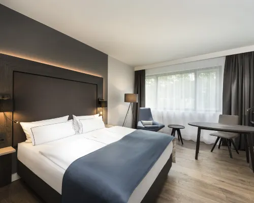 Holiday Inn Berlin City-West Hotels near Halemweg underground station