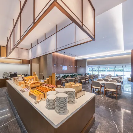 Atour Hotel (Yingbin Avenue, Pengshan North Railway Station, Meishan