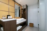 Grand Madison Hotel Longsen (Yellow Crane Tower Zhongnan Road Subway Station)