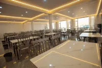 Desert Traveler Star Camping Homestay - sarapan