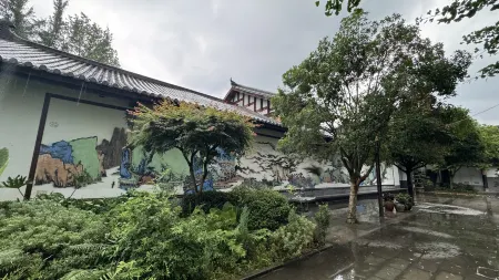 Jiamengyi Hotel Отели рядом с достопримечательностью «Zhaohua Ancient City»