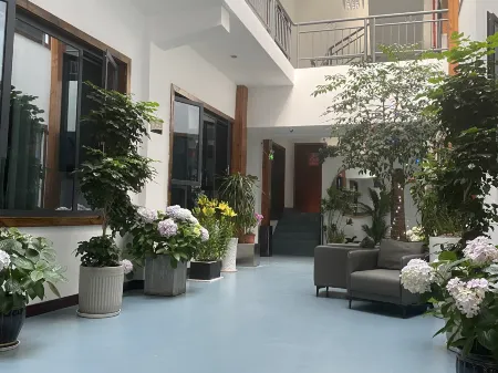 Zhangjiajie Borui Courtyard Hotel (Tianmen Mountain)