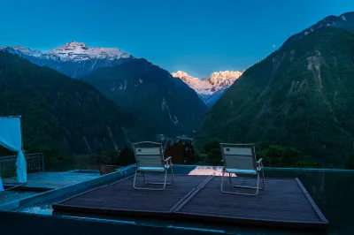 Hailuogou Lanshan Baiyunli Hot Spring Homestay Các khách sạn ở Lô Định