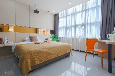 Lavande Hotel (Shantou High-speed Railway Station New City Plaza)