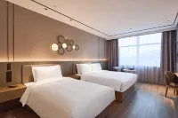 Orange Hotel (Xining Railway Station Qiyi Road Branch) Hotels near Dongguan Mosque