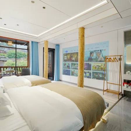 Xijiang Qianhu Miao Village Mufeng Mountain Courtyard B&B (No. 6 Fengyu Bridge Branch)