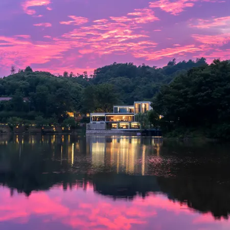 Bailuzhou Homestay