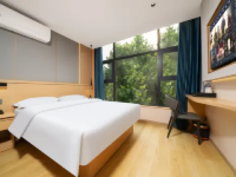 Daiding Select Hotel (Hubu Lane Yellow Crane Tower) Hotels near Wuhan Yangtze River Bridge
