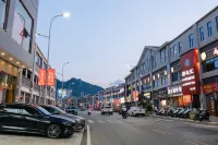 yinheyuejiudian Hotels in Shiqian County