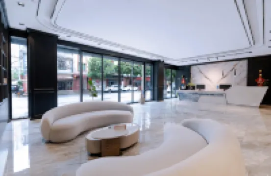 Ruili Elong R.YUN Hotel (Ruili Tourism Pedestrian Street)