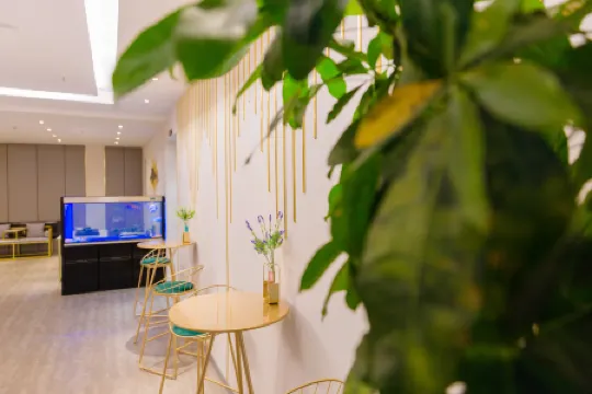 Beipiao Qiyu Theme Hotel