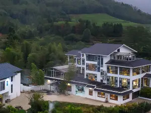 Popular Cultural Hotels in Wuyishan