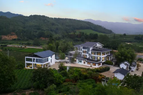 Floral Lux Hotel Mount Wuyi Zizaiyiwei - 4-Star