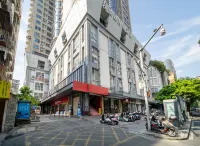 Yipin Hotel (Liuzhou Five Star Pedestrian Street) Hotels near No.1 Street， Baolian Minsheng Night Market Street， Liuzhou