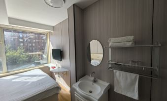 Songyuan Aizhilu Theme Hotel