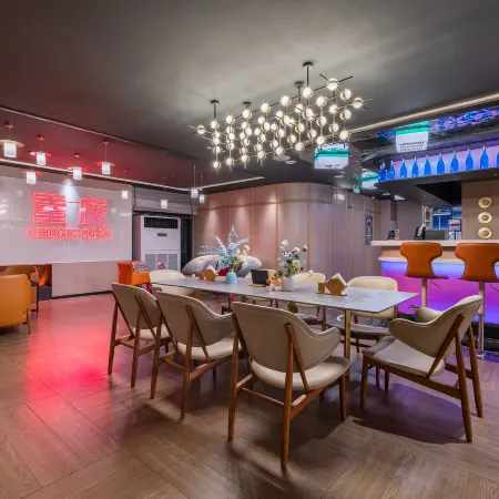 FORMONT High-Rise River View Hotel (Chongqing Hong Ya Dong Jiefangbei Pedestrian Street, Chongqing)