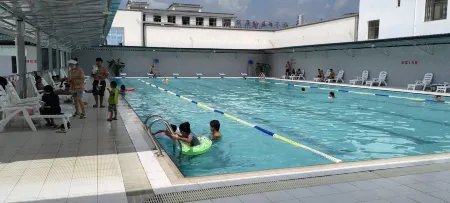 Changning Kaslongyin Grand Hotel Отели рядом с достопримечательностью «Yunnan Black Hot Spring RV Camping Base»