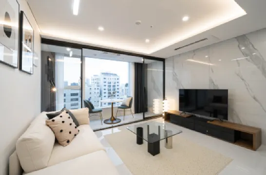 Le Collective Gangnam SAC Signity Hotels near Seocho-Gu