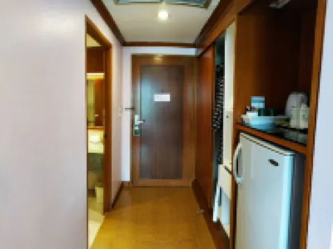 Viang Tak Riverside Hotel