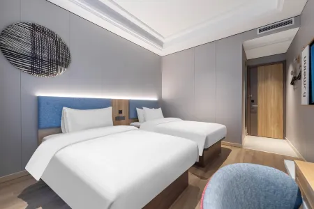 Homeinn Ease Hotel (Shanghai Hongqiao Anshun Road) Отели рядом с достопримечательностью «Donghua University(Yanan Road Campus)»