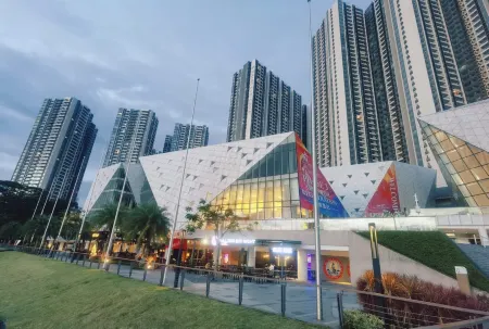 The Bess Homestay Отели рядом с достопримечательностью «Bangunan Sultan Ibrahim»