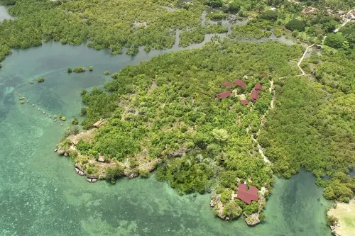 Eskapo Verde Resort Hotels in Badian