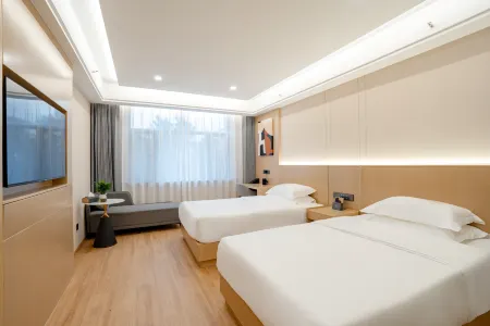 Silver Star Hotel Отели рядом с достопримечательностью «Cenial Folk Customs Park»