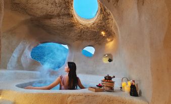 ARTINN Cave Hot Spring Designer Hotel (Anji Cloud Meadow Tourism Resort Branch)