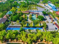 Khum Damnoen Resort Hotels near Taluang Pier水上市场