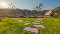 Elephant Trunk Hot Spring Resort - Mountain view
