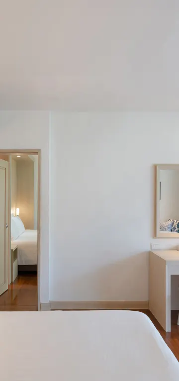 ห้องทรอปิคอลติดสระพร้อมประตูเชื่อมถึงกัน