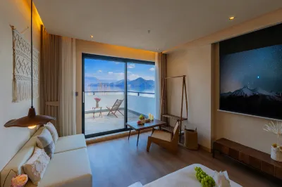 Lake View Inn by Lugu Lake