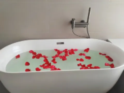 Xinye Hotel（Dali High speed Railway Staion Tauye International Branch)