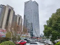 菲悅·輕奢loft影院公寓飯店（南昌瑤湖江西師範大學店） 江西科技學院（瑤湖校區）附近的飯店